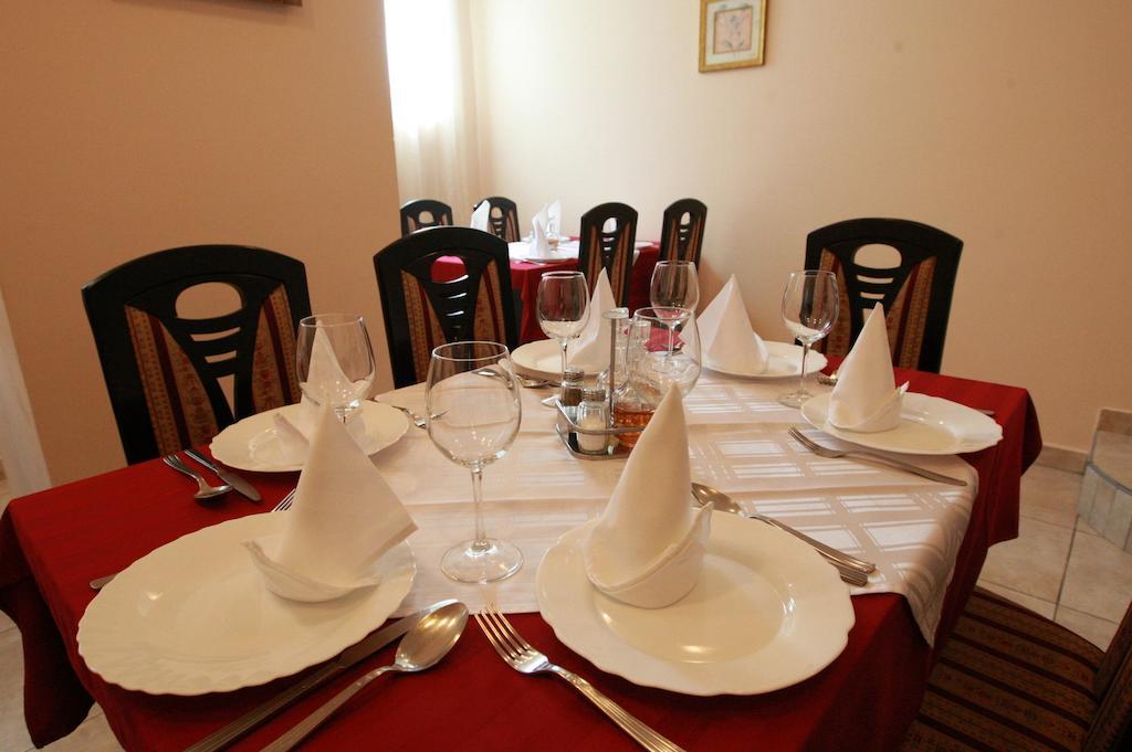 Hotel Vila Prestige Будва Экстерьер фото